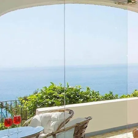 Apartment La Spiaggia Bianca Conca dei Marini